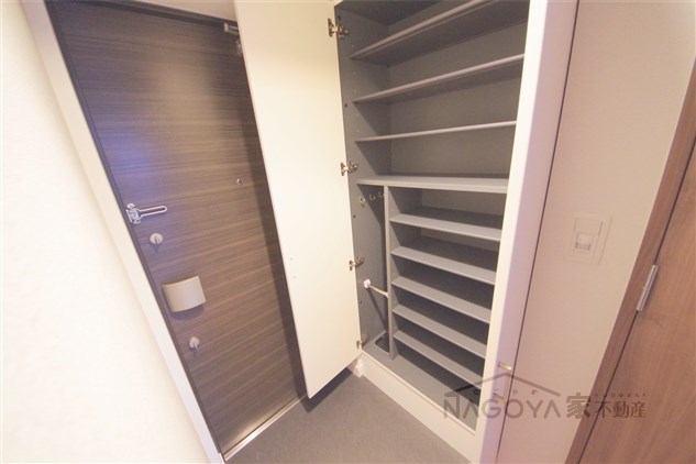 プレサンス池下トレス 玄関