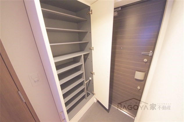 プレサンス池下トレス 玄関