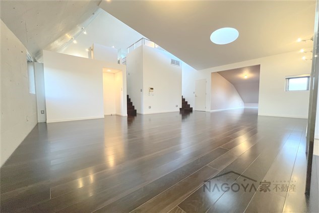 ＶＩＳＣＯＮＴＩ覚王山 リビング