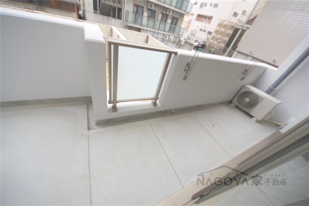 ファーストレジデンス栄 ベランダ