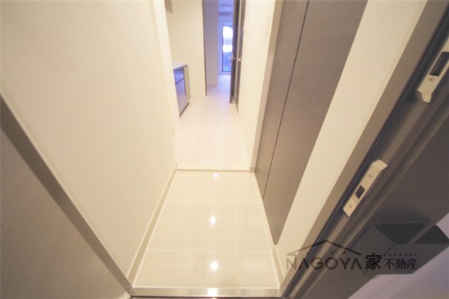 ブランシエスタ泉 玄関