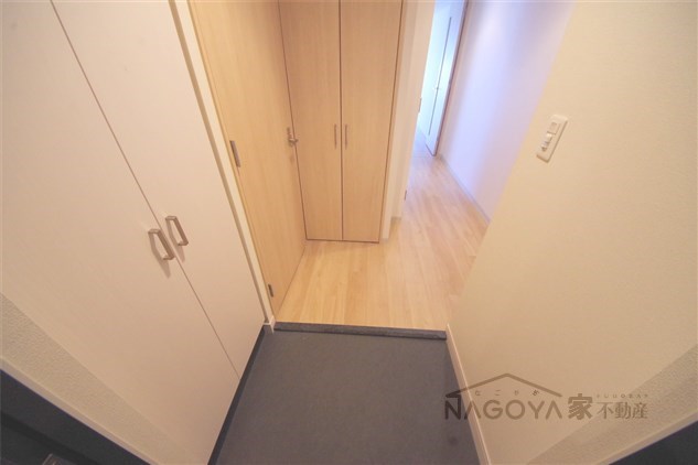 プレサンス丸の内雅風 玄関