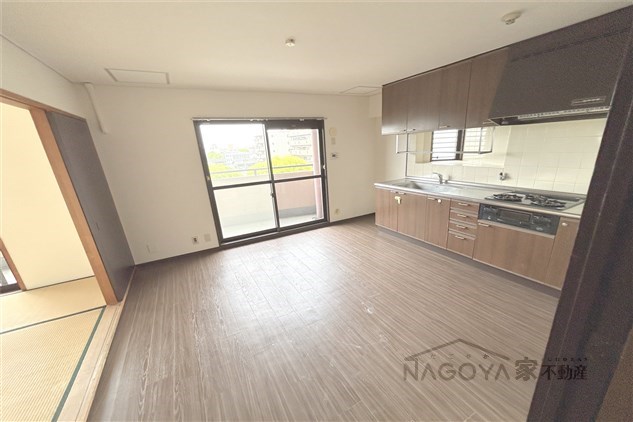 レインボー尾頭橋Ⅱ リビング