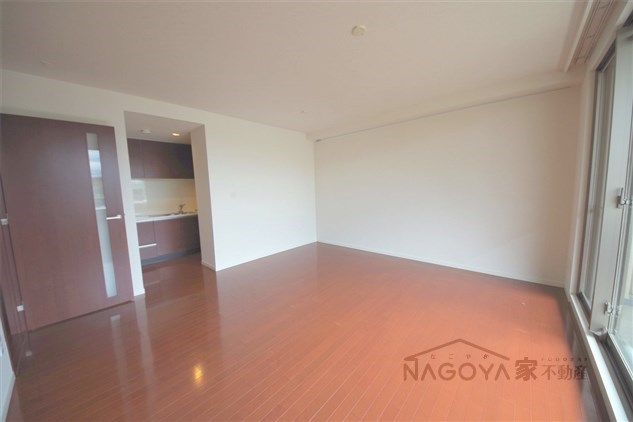 プライムメゾン矢田南 リビング