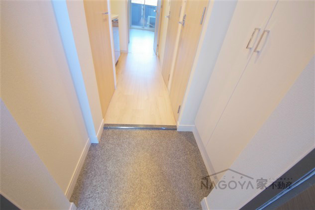 プレサンス大須観音 玄関