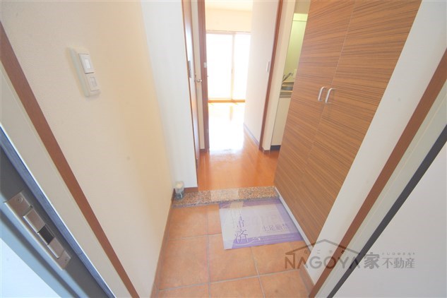 レジディア高岳 玄関