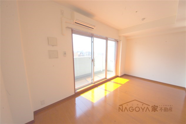 レジディア高岳 リビング