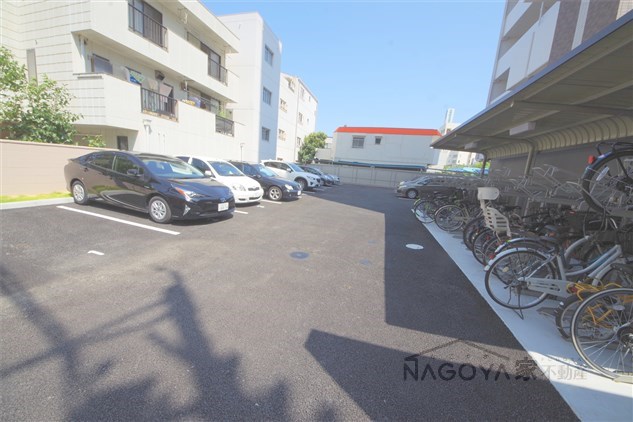 オルソパール伝馬 駐車場