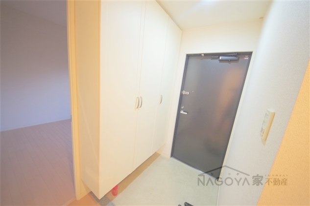 スクエア名古屋港 玄関