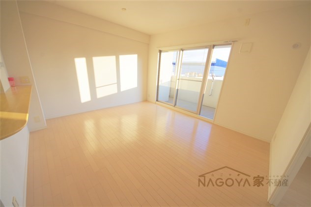 スクエア名古屋港 リビング