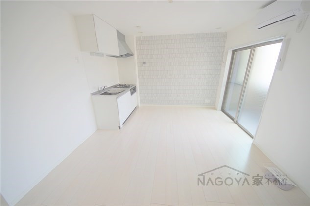 モメンタム志賀本通 リビング