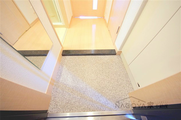 プレサンス泉アーバンゲート 玄関