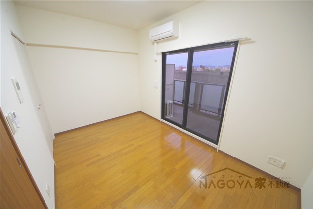 リバーコート砂田橋Ⅰ リビング