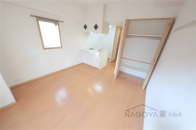 プレサンス名古屋城前 ベッドルーム