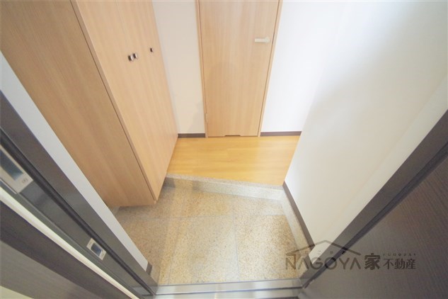 丸の内エンブルコート 玄関