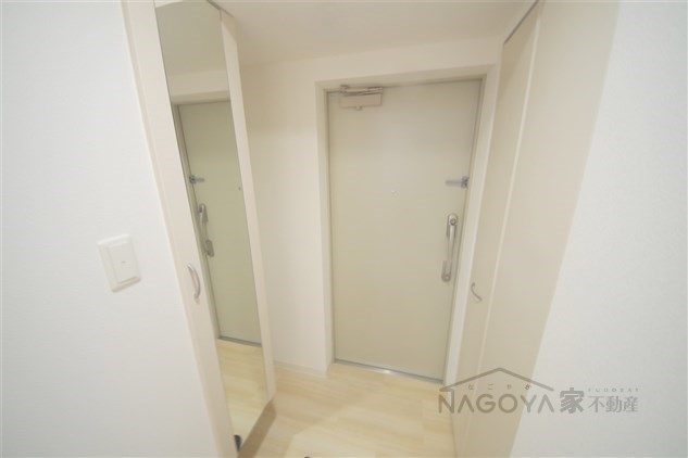 メイボーテセラ 玄関