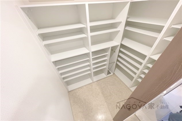 グランドゥール覚王山大島 玄関