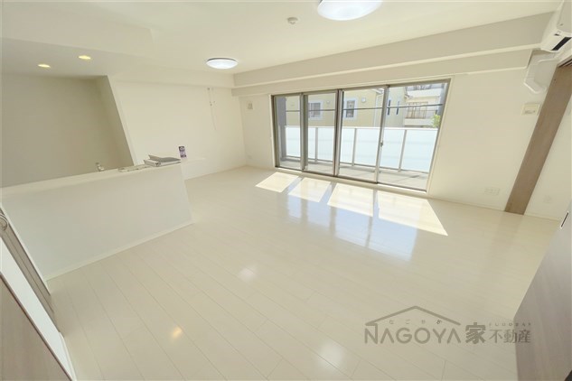 グランドゥール覚王山大島 リビング