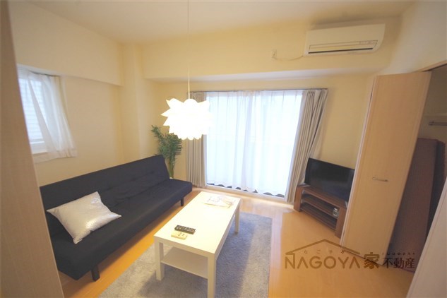 プロビデンス栄南 リビング