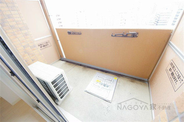 プレサンス鶴舞公園ＷＥＳＴ ベランダ