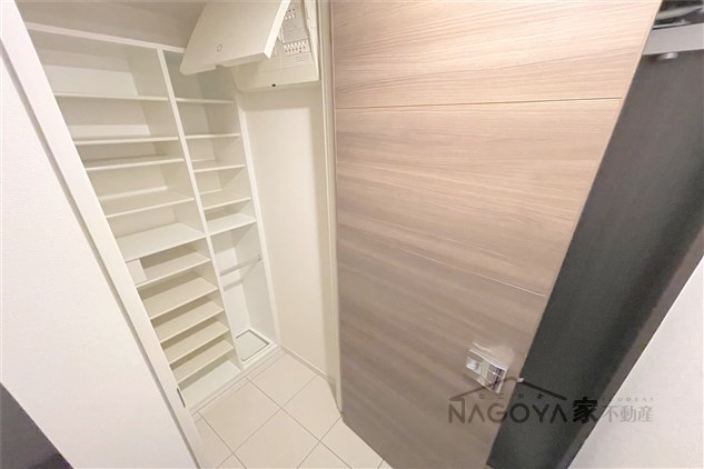 ルシェット白川公園 玄関