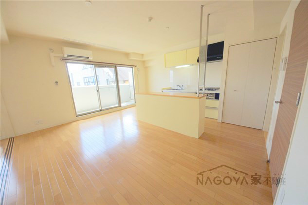 ピオーネ覚王山 リビング