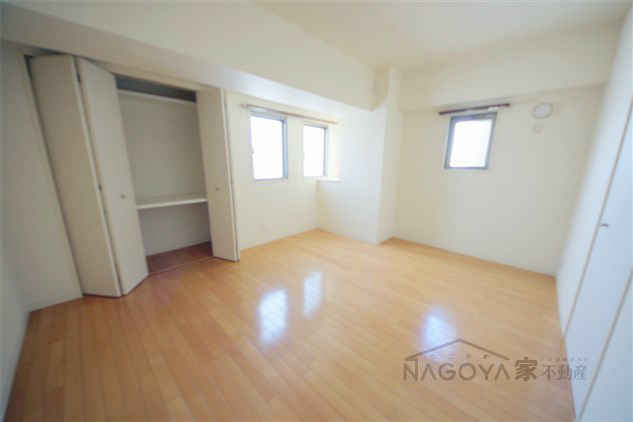 ピオーネ覚王山 ベッドルーム