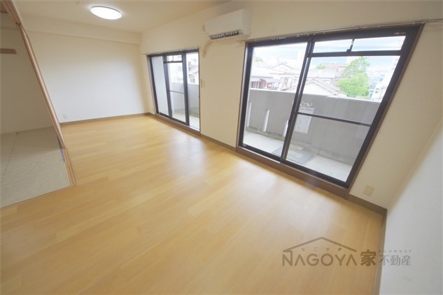 シティ・ライフ　グランヴィーネ星が丘　A棟 リビング