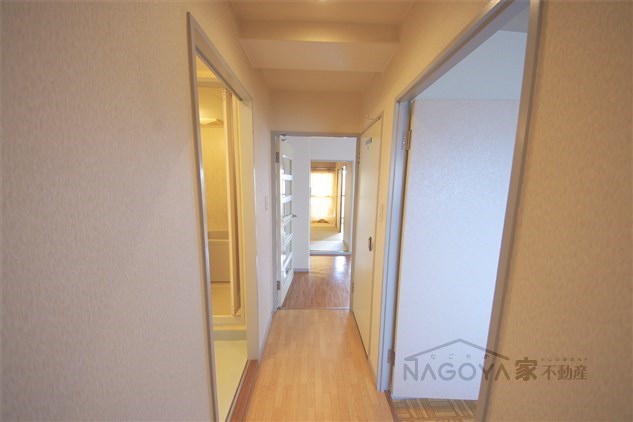 エクセルハイツ尾頭橋 玄関