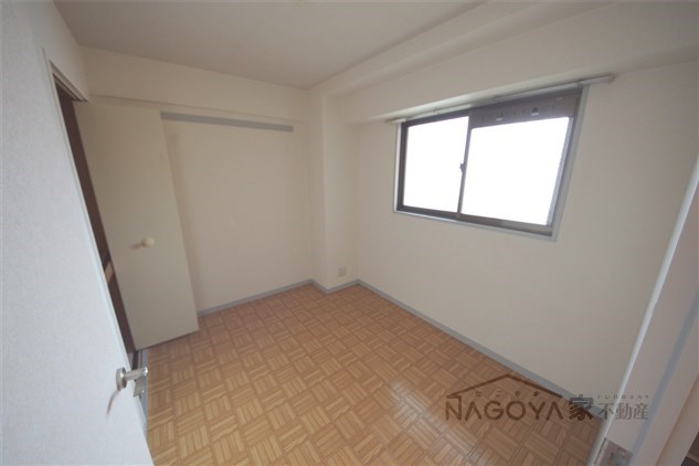 エクセルハイツ尾頭橋 ベッドルーム