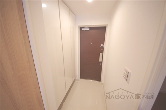 プログレッソ瑞穂汐路 玄関