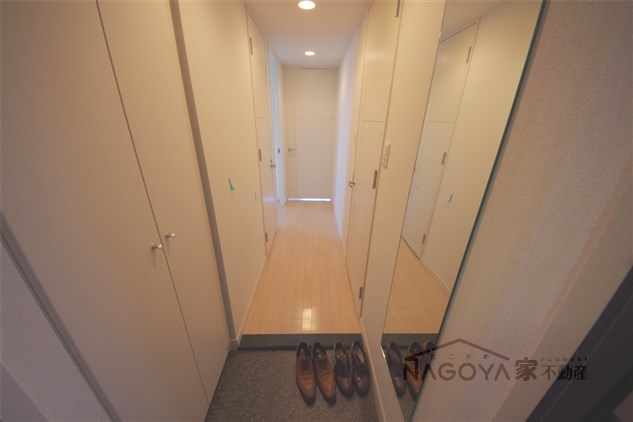 プレサンス久屋大通公園サウス 玄関