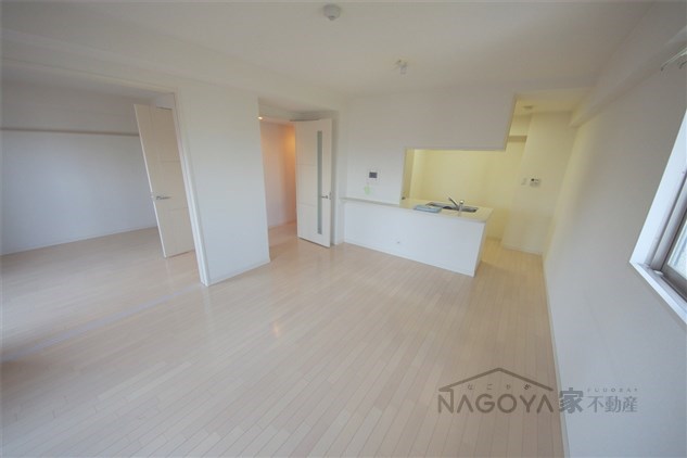 プレサンス久屋大通公園サウス リビング