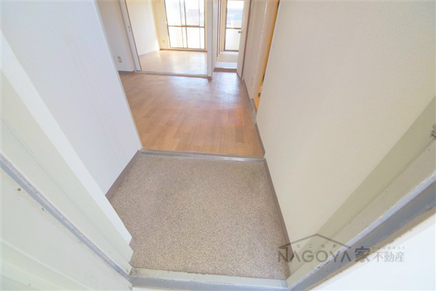 ファミール茶屋ヶ坂 玄関