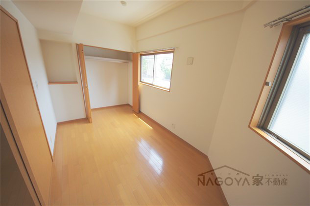 エルビューネ千種 ベッドルーム