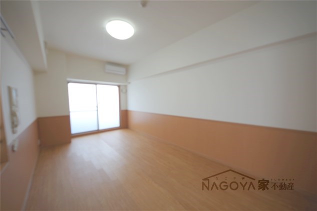 J-レジデンス栄Ⅱ リビング