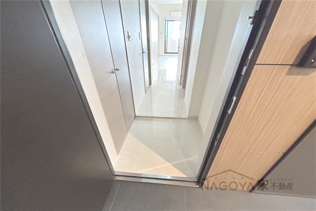 LIBERTA CARINO 玄関