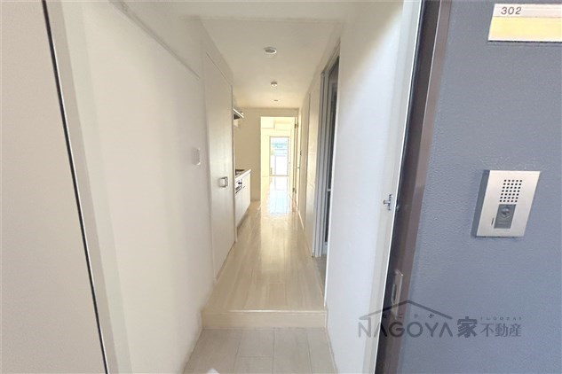 プロシード金山３ 玄関