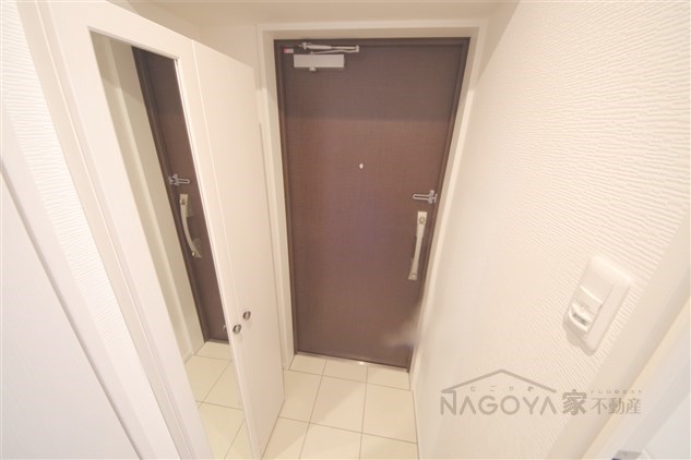 アレーヌコート新瑞橋 玄関