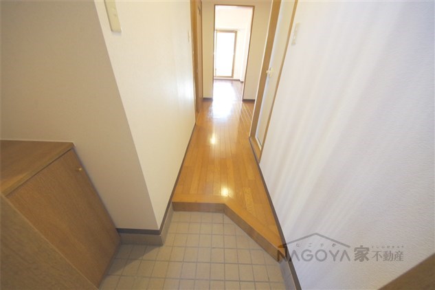 ライジングヴィラ葵 玄関