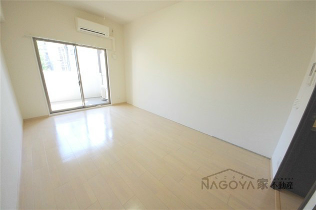 プレサンスｍｉｕ新栄 リビング