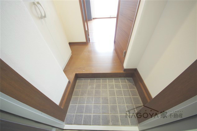 グランレーヴ千代田 玄関