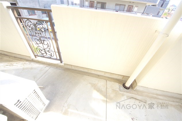 ホワイトレジデンス筒井 ベランダ