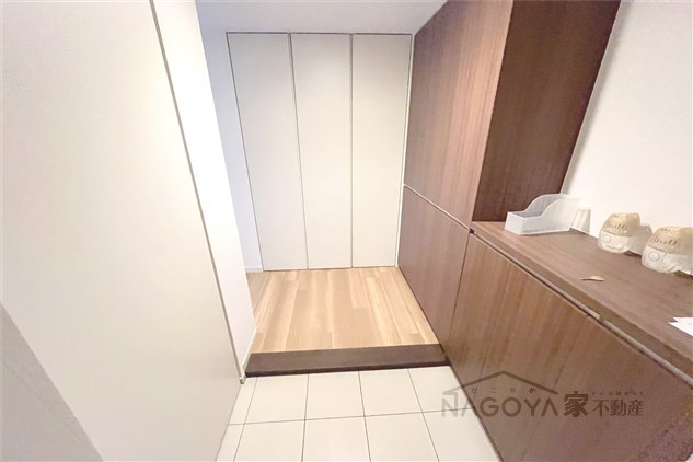 プライムメゾン富士見台 玄関