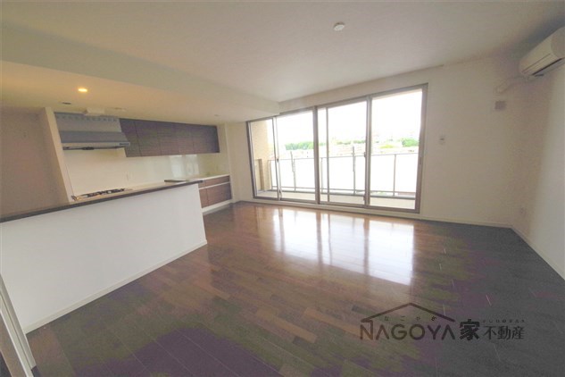 プライムメゾン富士見台 リビング