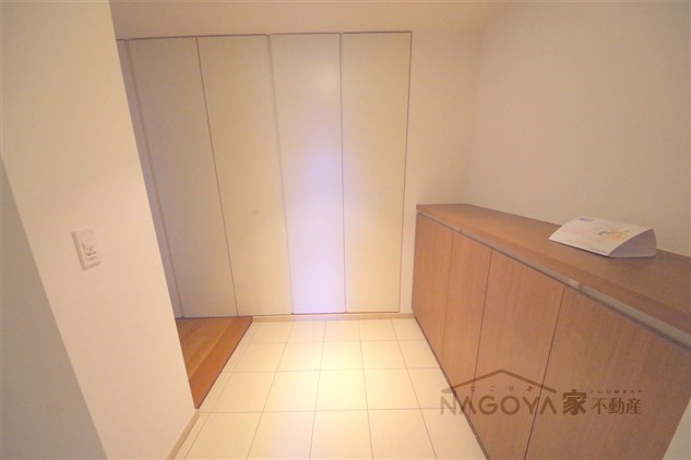 プライムメゾン富士見台 玄関