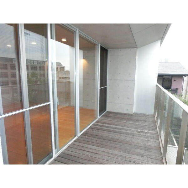 ＶＩＳＣＯＮＴＩ覚王山 ベランダ