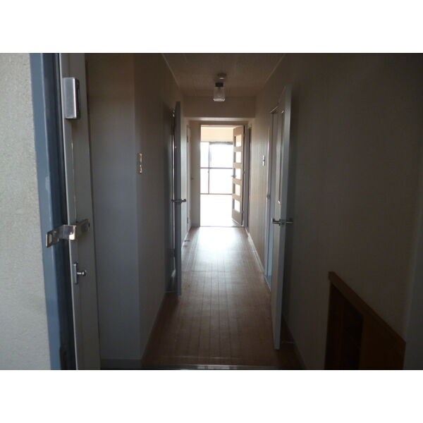 メゾンドール若葉 玄関