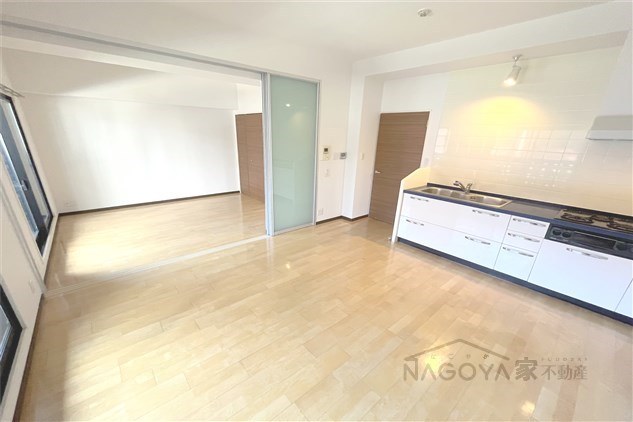 スタジオスクエア泉 リビング