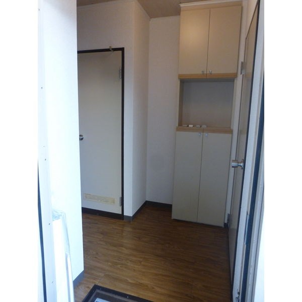 エステイト桐原 玄関